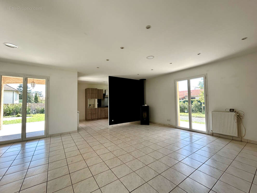 Maison à SURY-LE-COMTAL