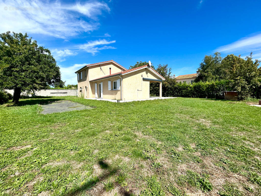 Maison à SURY-LE-COMTAL