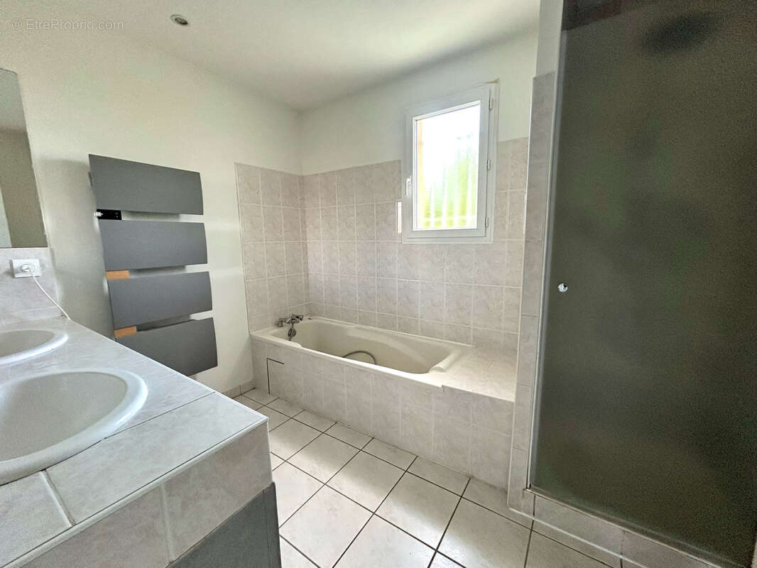 Maison à SURY-LE-COMTAL