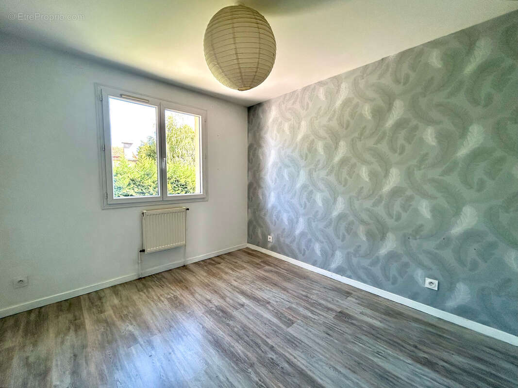 Maison à SURY-LE-COMTAL