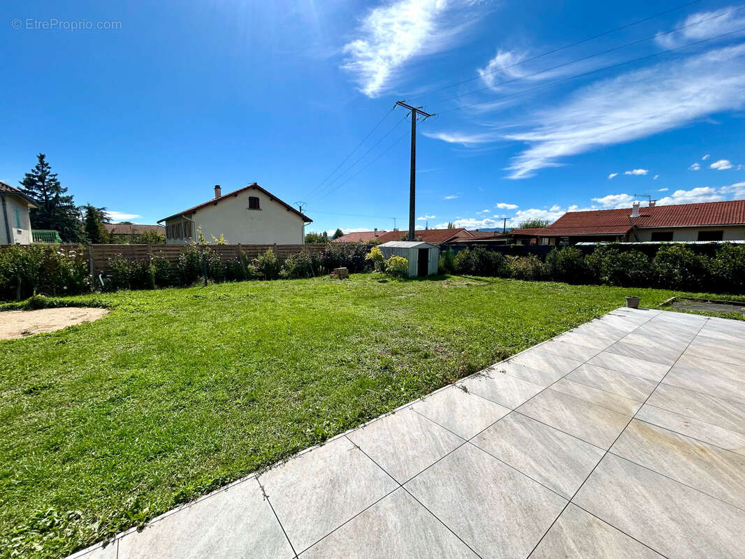 Maison à SURY-LE-COMTAL