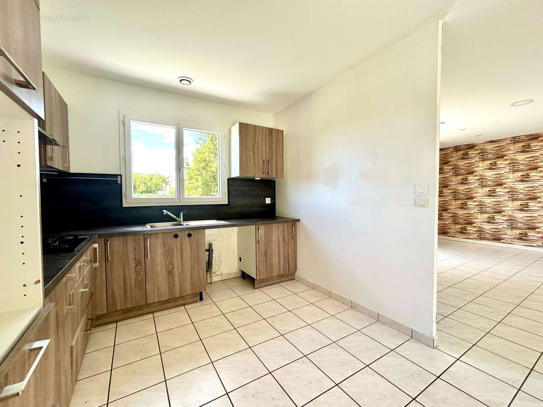 Maison à SURY-LE-COMTAL