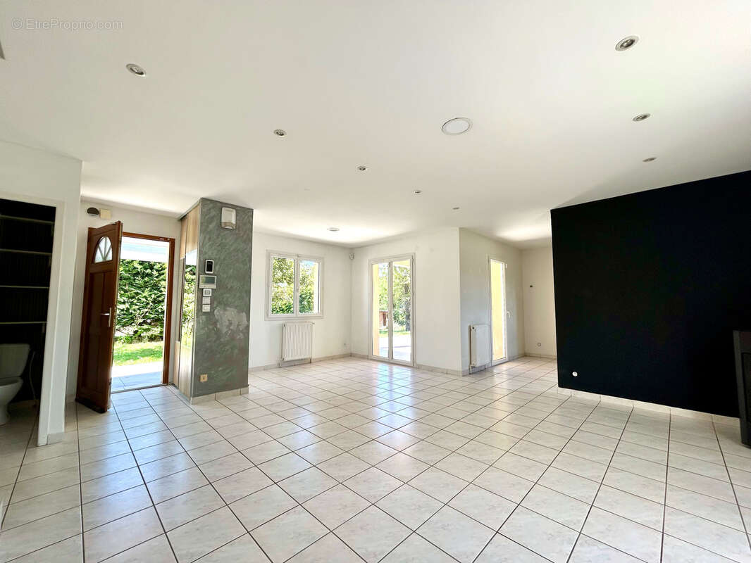 Maison à SURY-LE-COMTAL