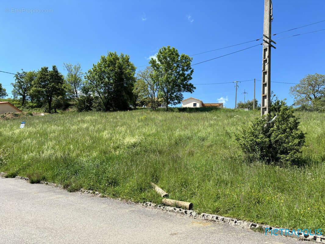 Terrain à AMPLEPUIS