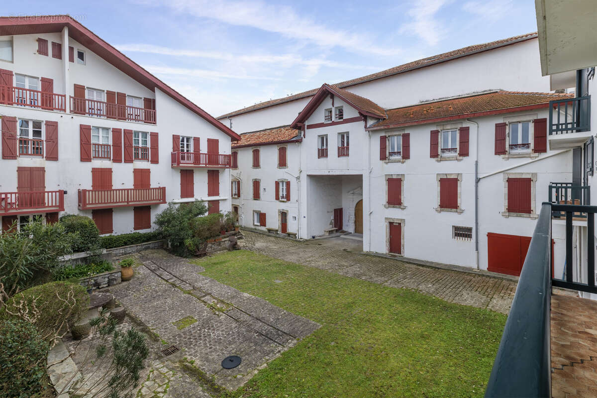 Appartement à CIBOURE