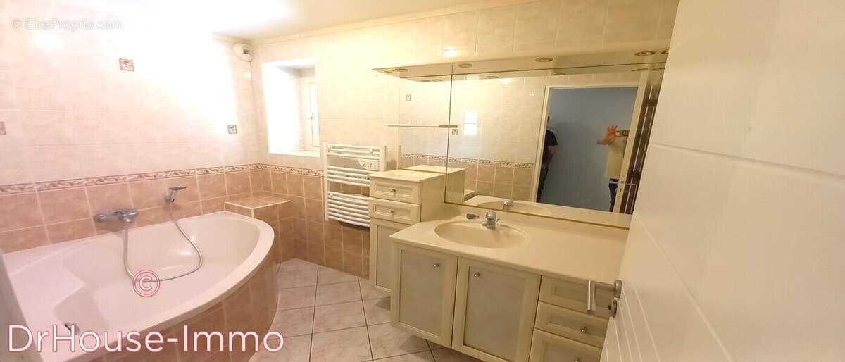 Maison à SAINT-JEAN-DE-BOURNAY