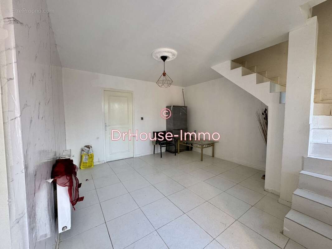 Maison à CHALETTE-SUR-LOING