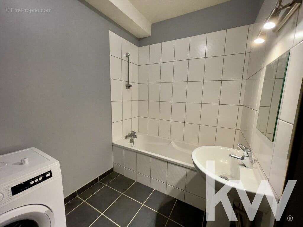 Appartement à BELLENAVES