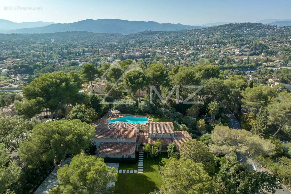 Maison à MOUGINS