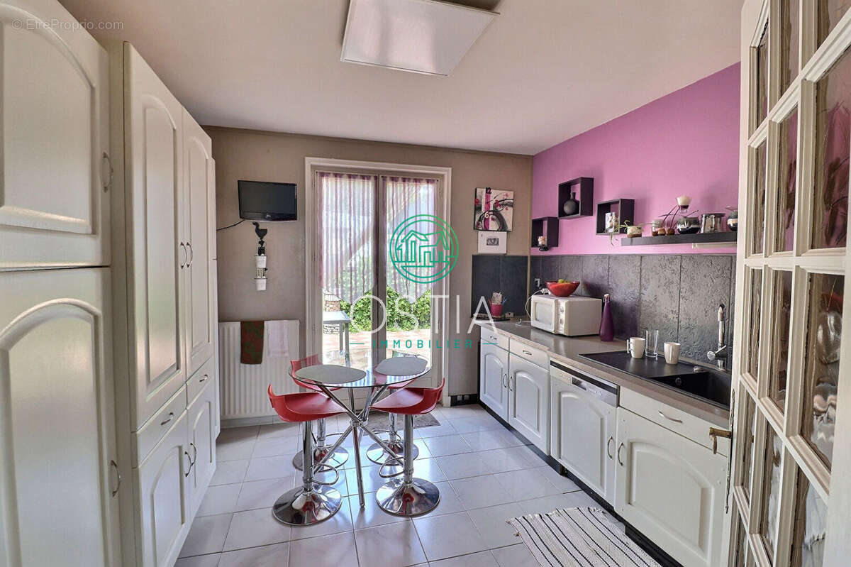 Maison à SAINT-MARTIN-LA-PLAINE