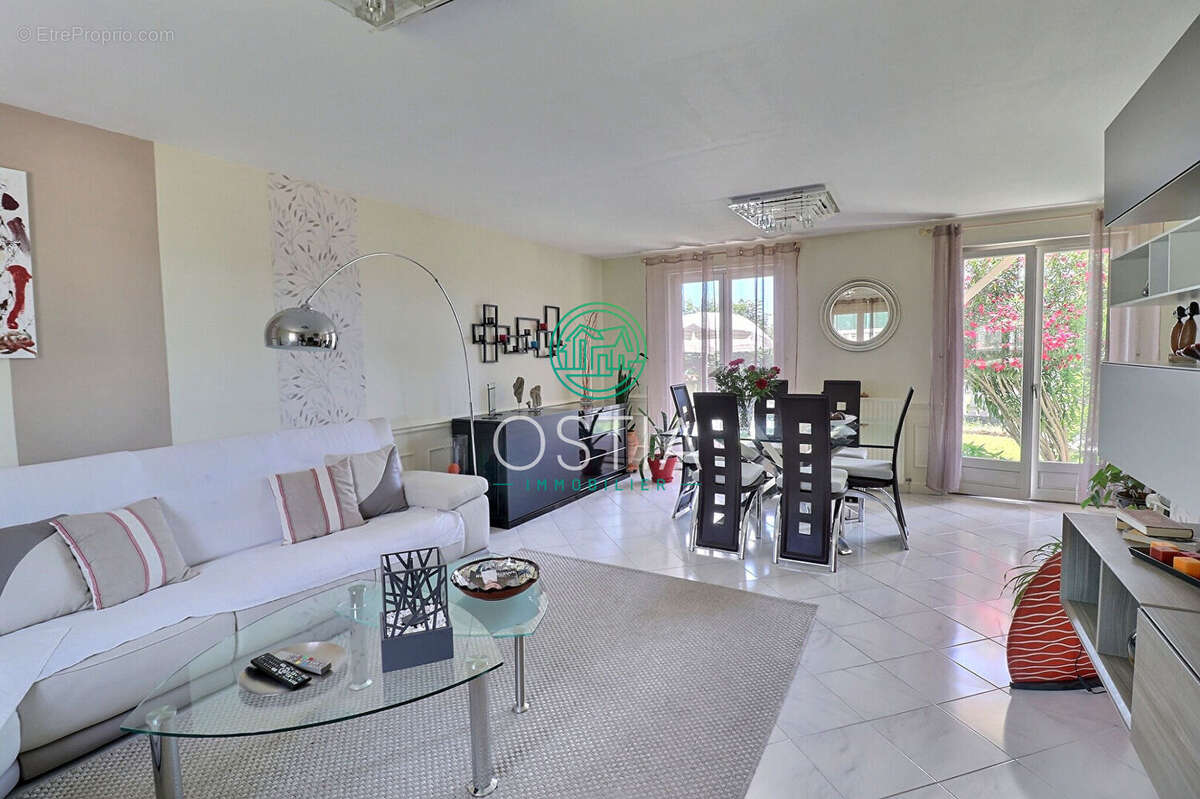 Maison à SAINT-MARTIN-LA-PLAINE