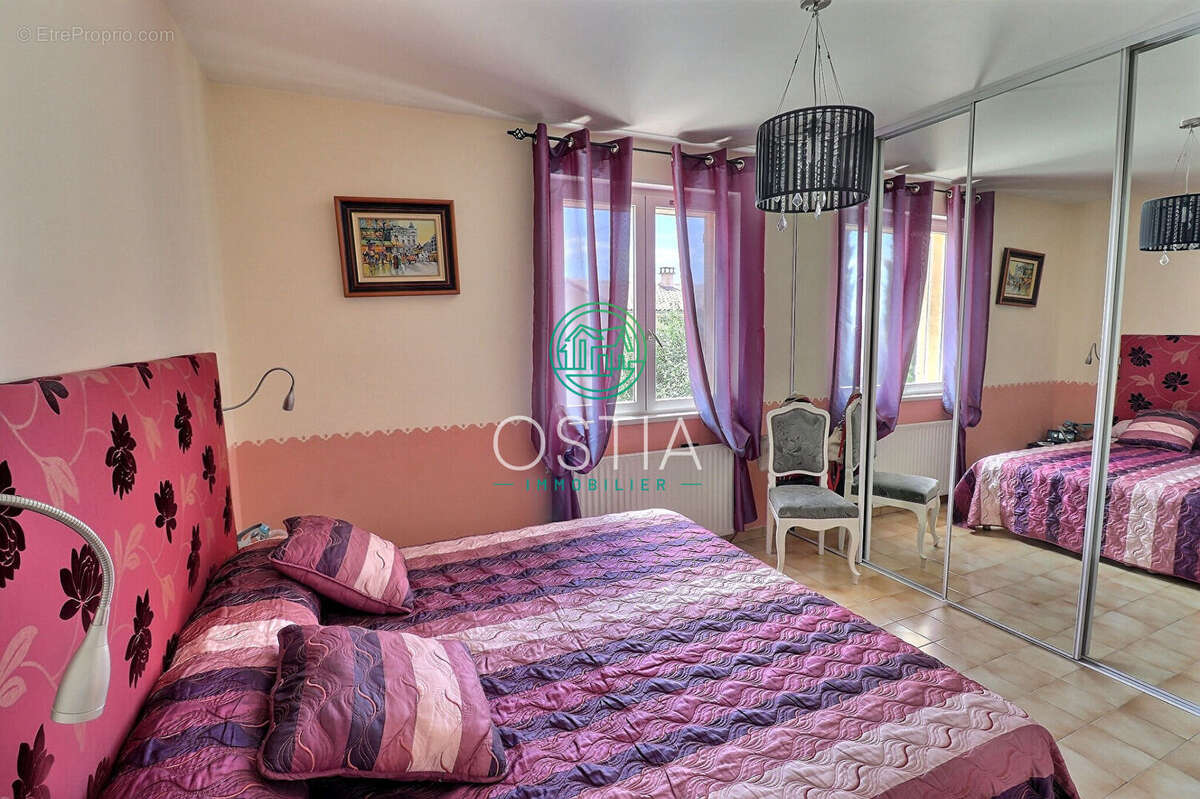 Maison à SAINT-MARTIN-LA-PLAINE