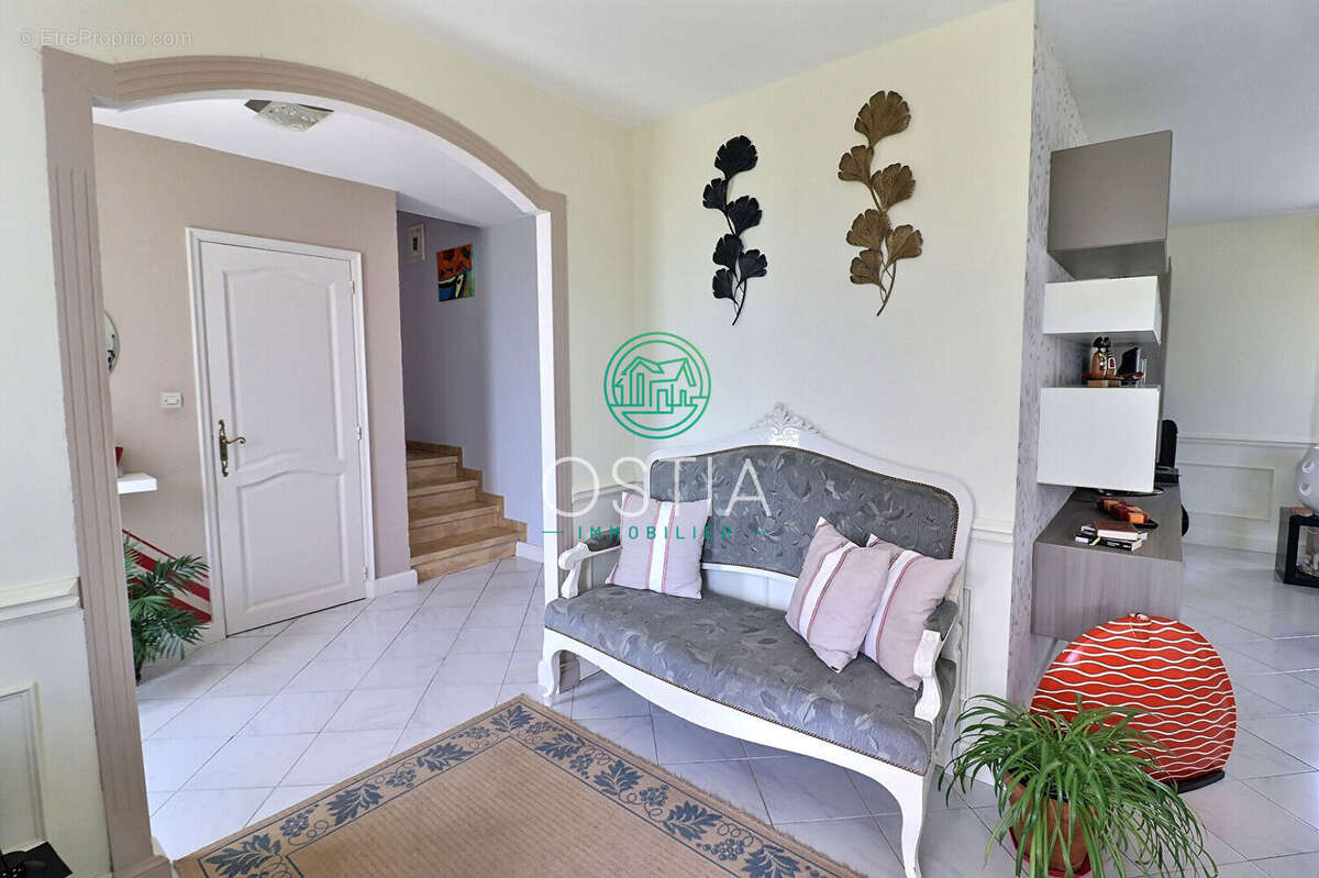 Maison à SAINT-MARTIN-LA-PLAINE