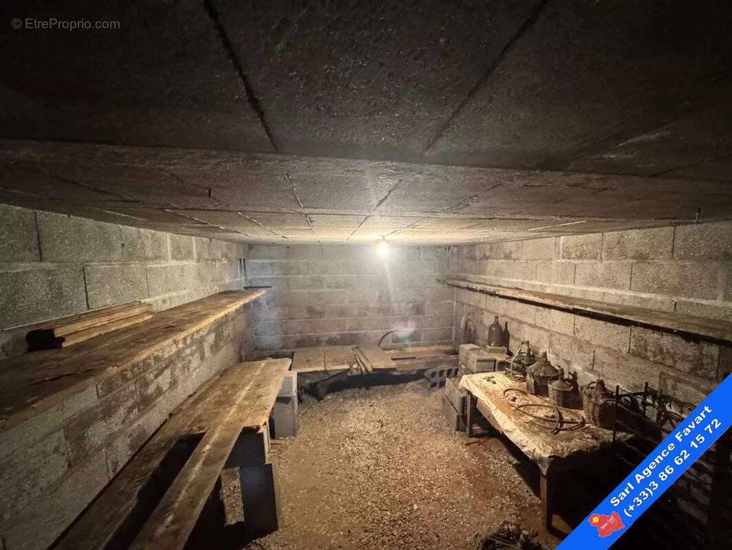 Maison à LA CELLE-SAINT-CYR