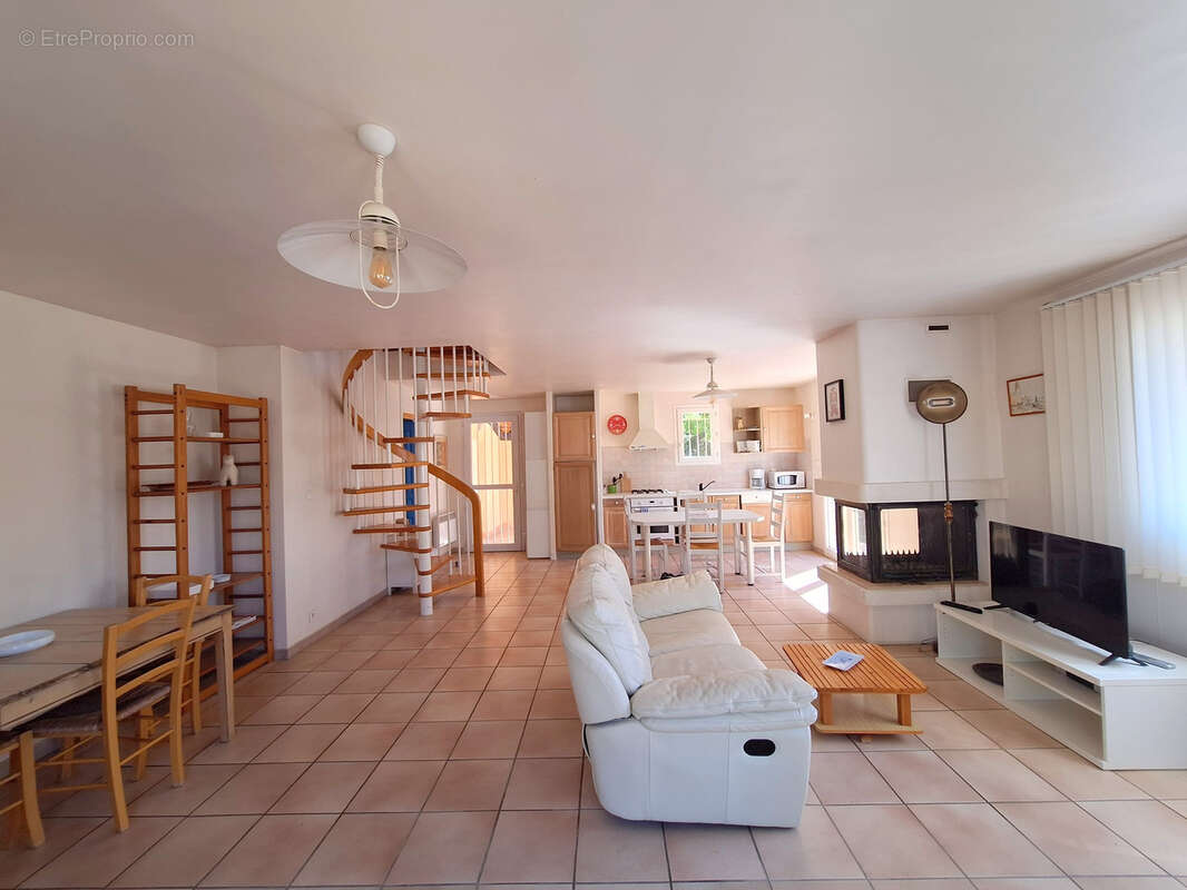 Maison à SAINT-CYPRIEN