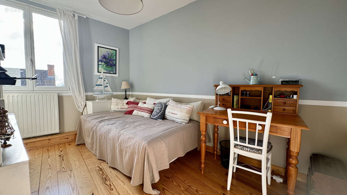 Commerce à SAINT-YORRE