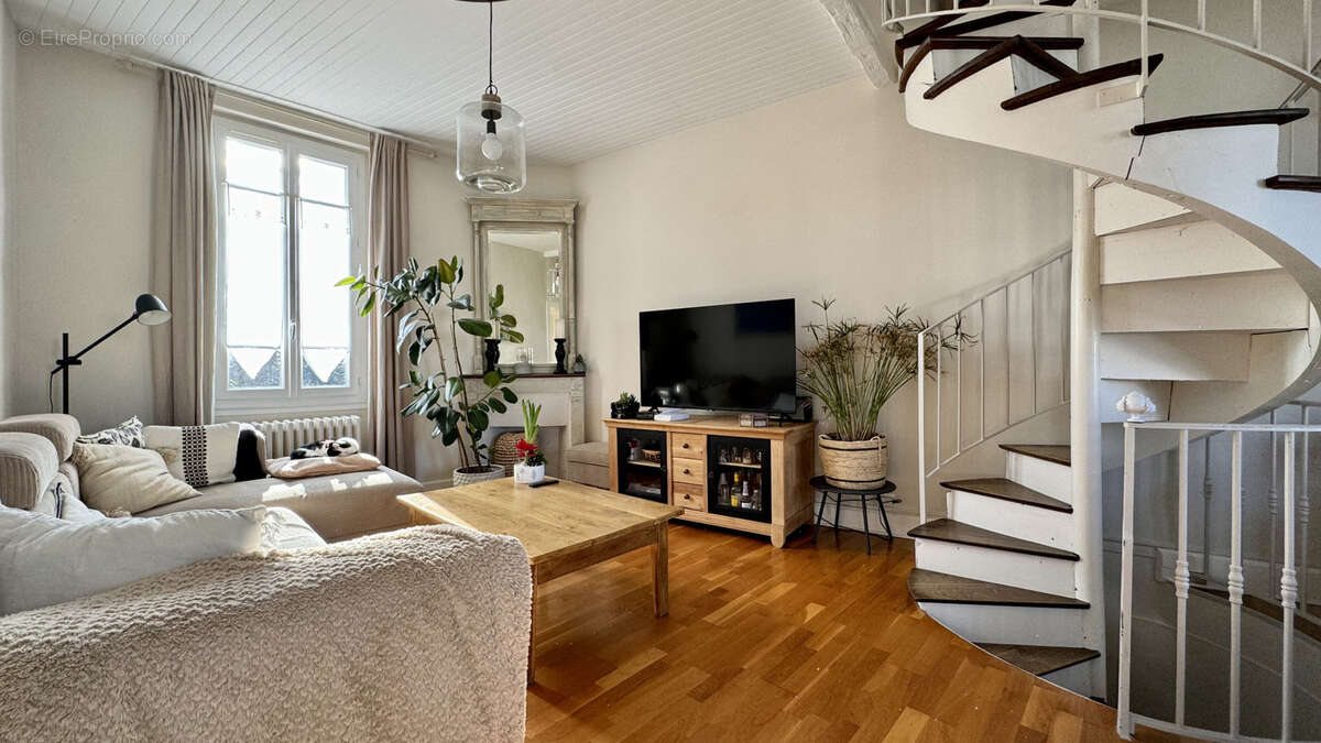 Commerce à SAINT-YORRE