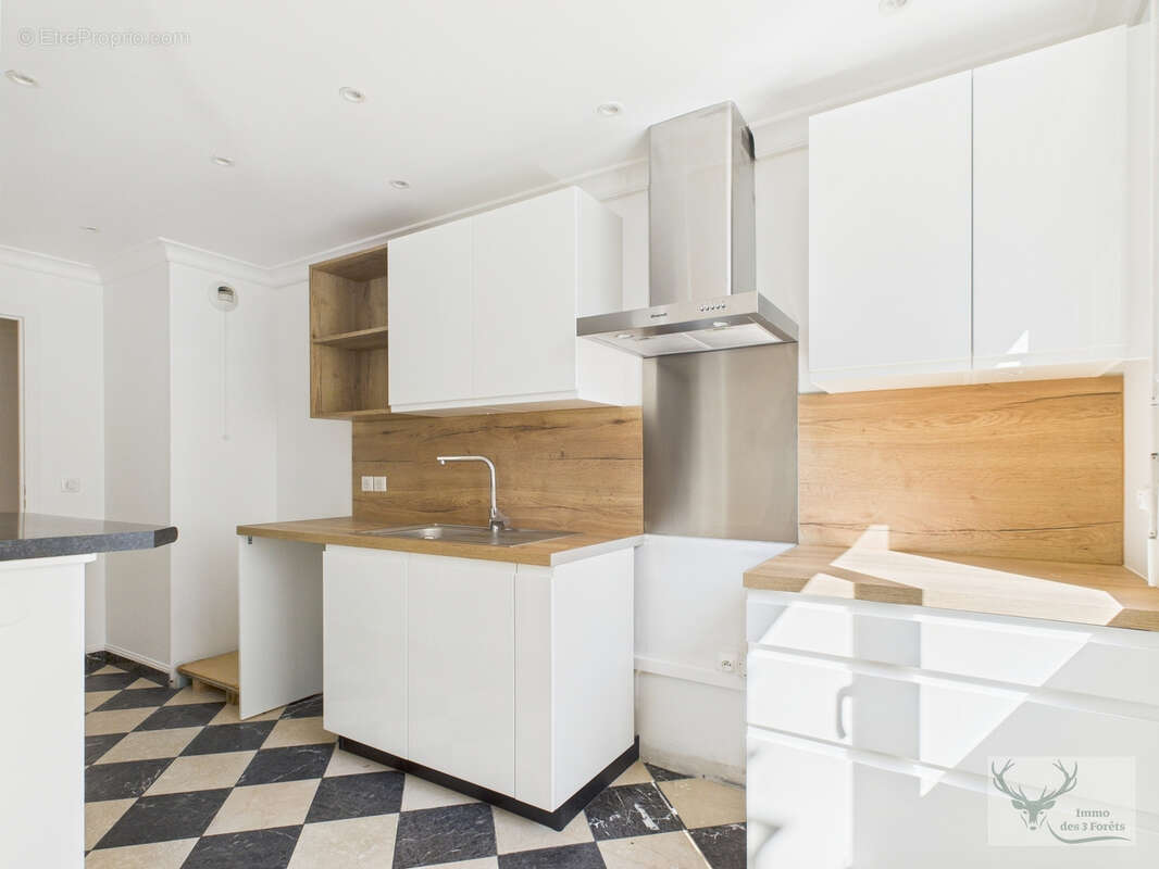 Appartement à COURBEVOIE