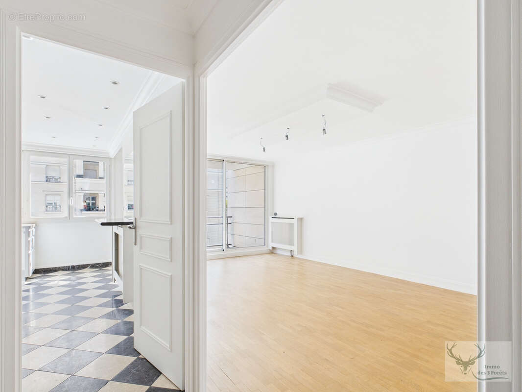 Appartement à COURBEVOIE