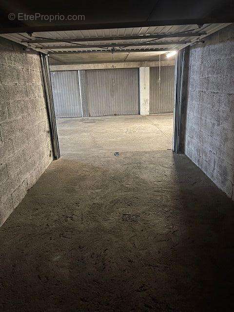 Parking à MARSEILLE-10E