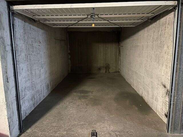 Parking à MARSEILLE-10E