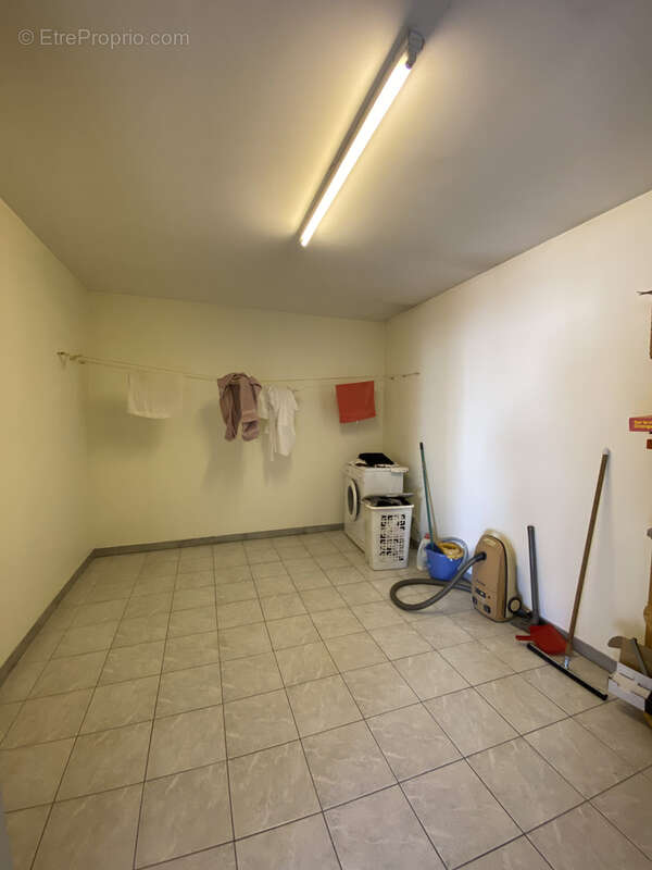 Commerce à BENAMENIL