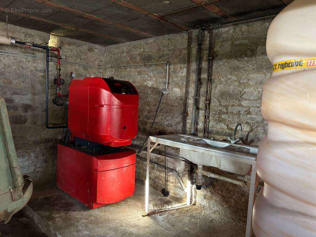 Maison à ARNAC-POMPADOUR