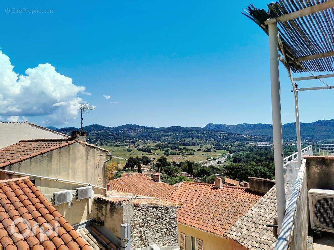 Appartement à LA CADIERE-D&#039;AZUR