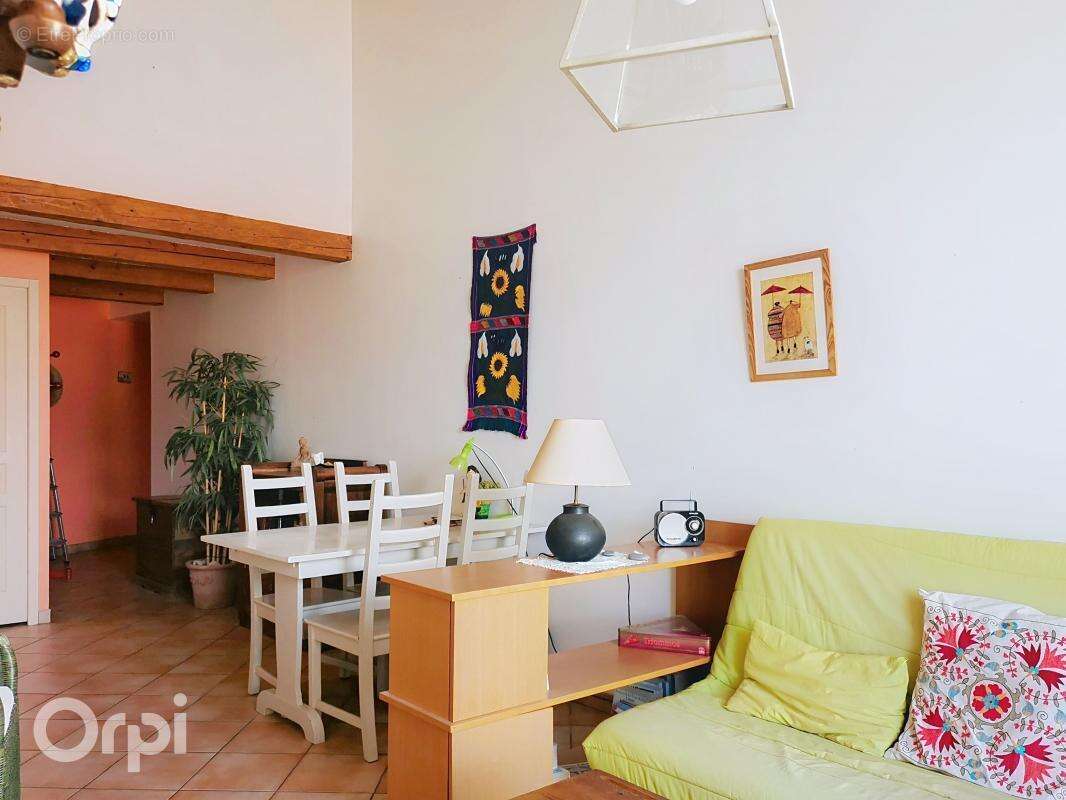 Appartement à LA CADIERE-D&#039;AZUR