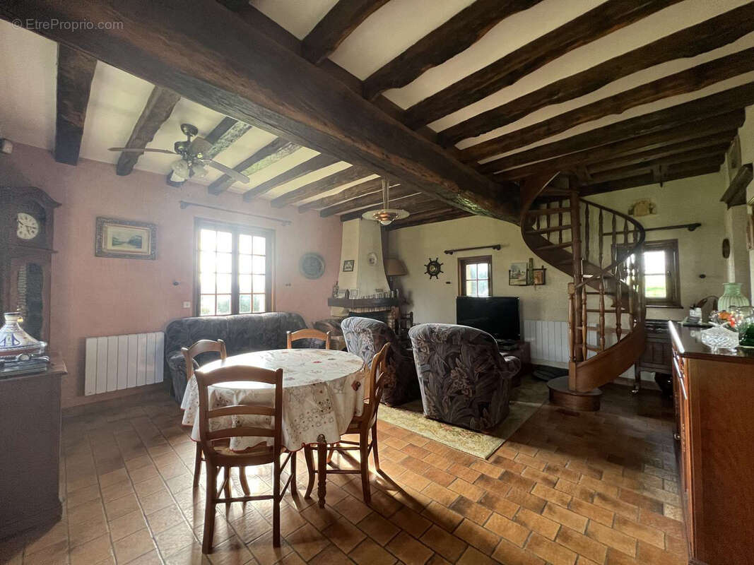 Maison à LE PIN-LA-GARENNE