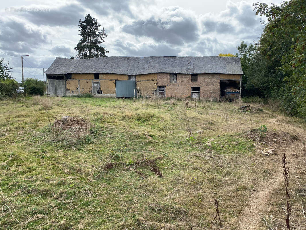 Terrain à POIX-DE-PICARDIE