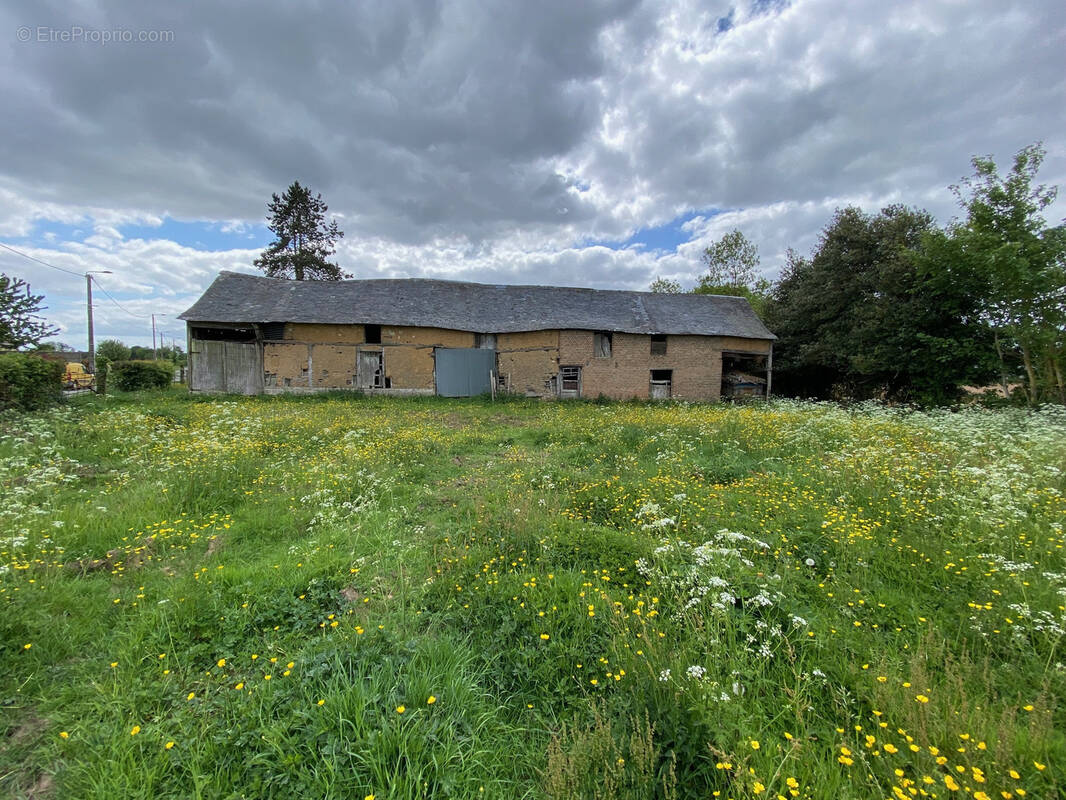 Terrain à POIX-DE-PICARDIE