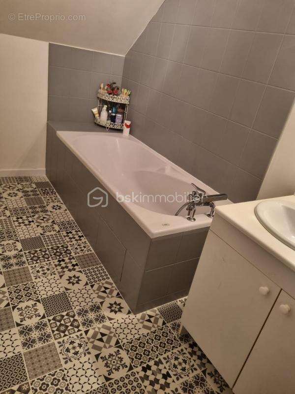 Maison à SAINT-PIERRE-DU-PERRAY