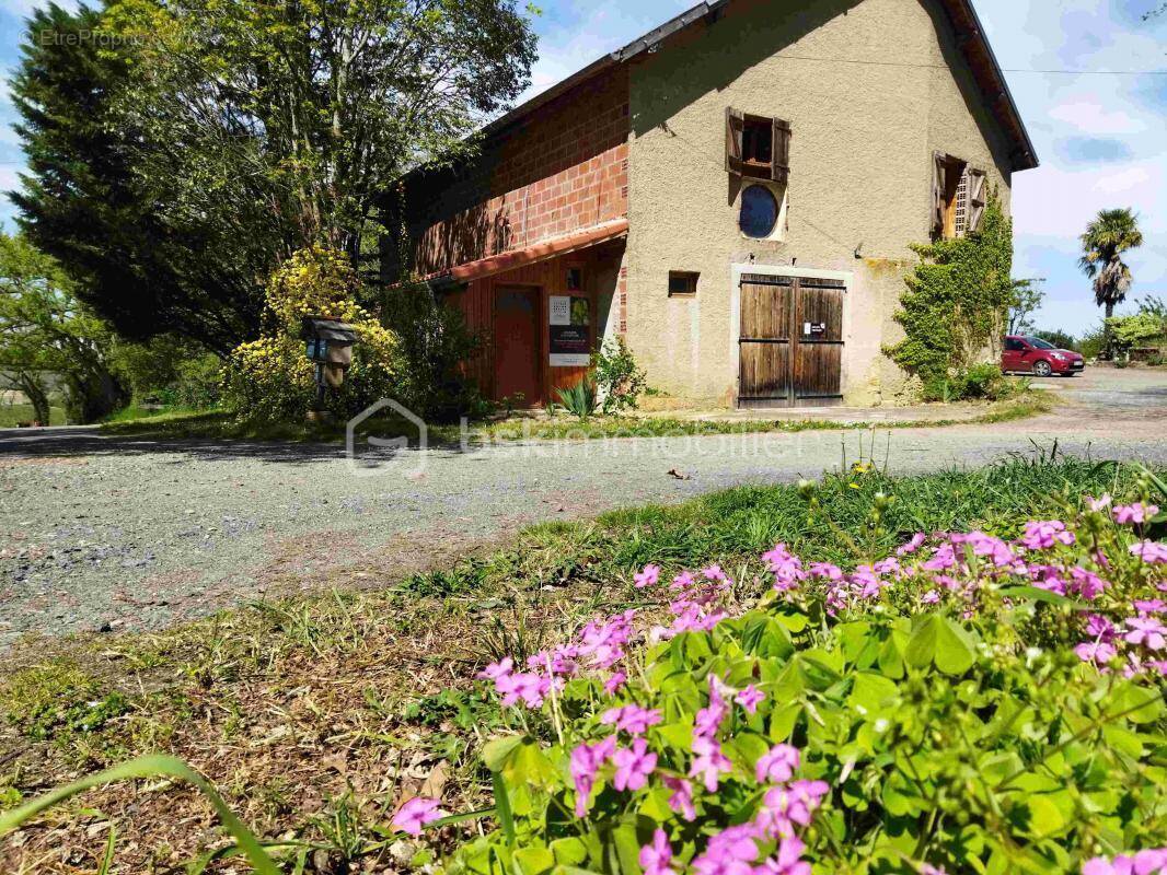 Maison à AURIONS-IDERNES