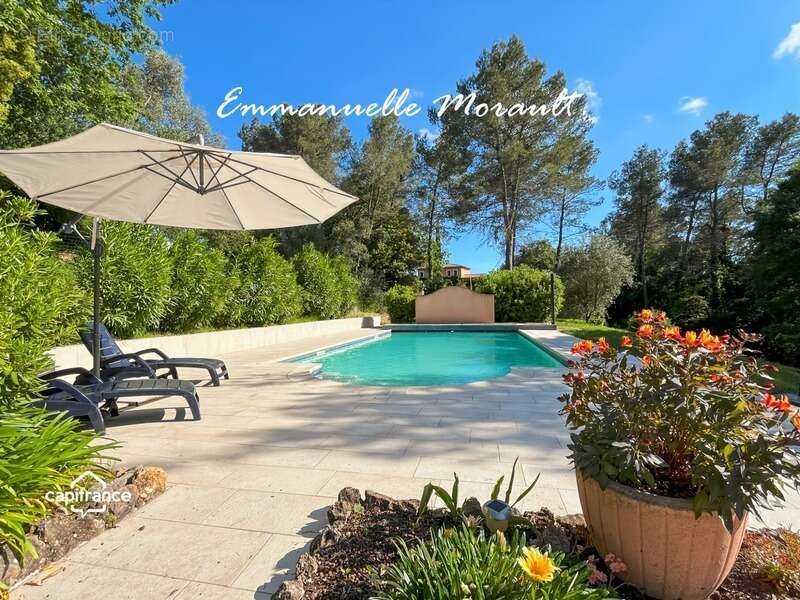 Maison à BAGNOLS-EN-FORET