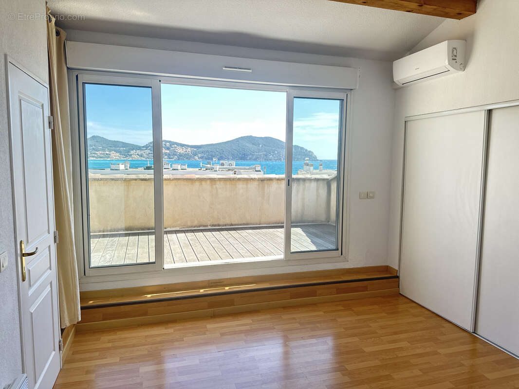 Appartement à SAINT-CYR-SUR-MER