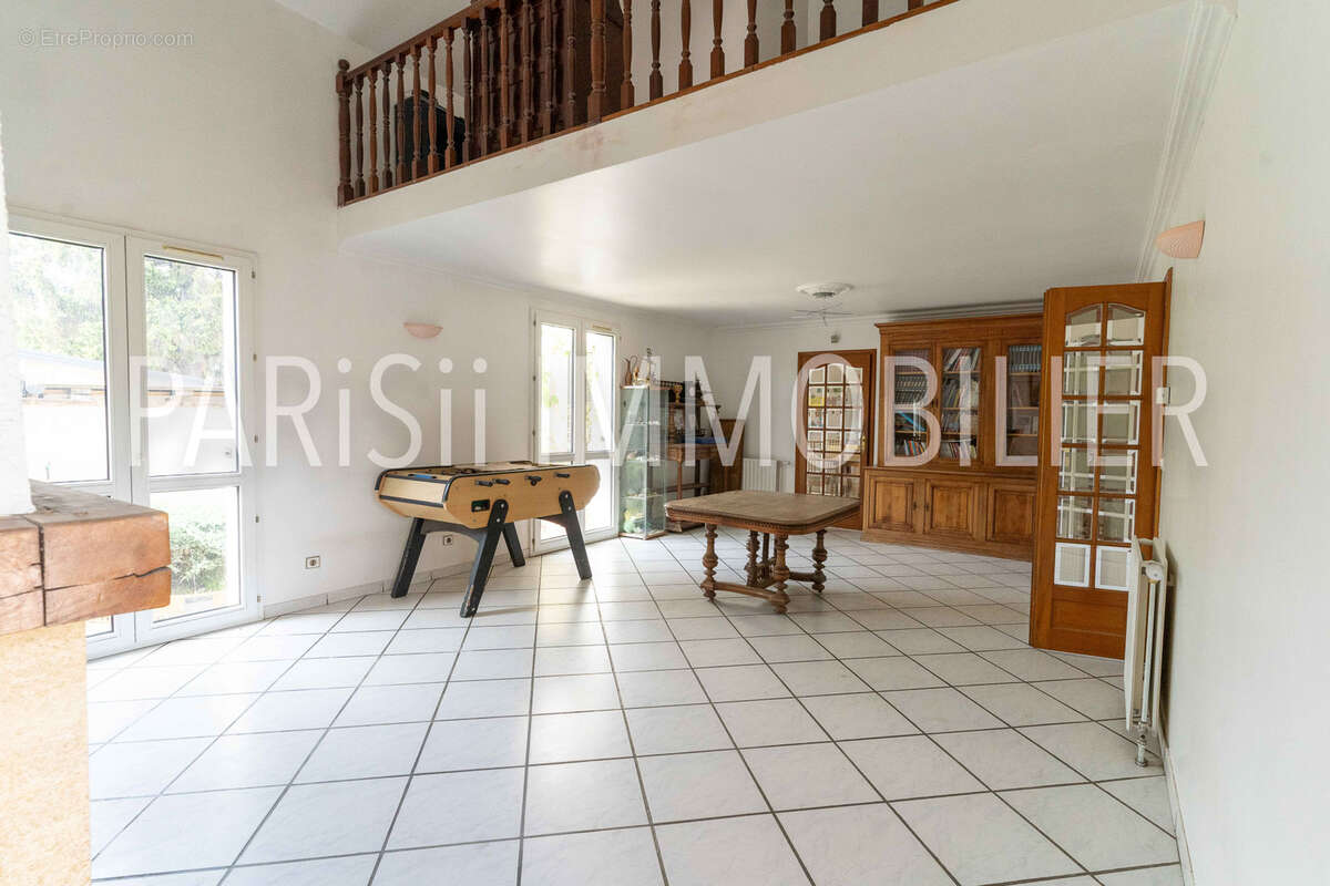 Maison à MONTIGNY-LES-CORMEILLES