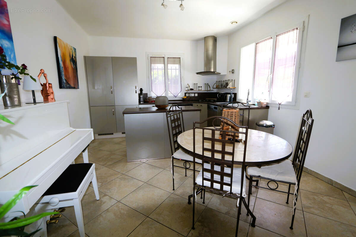 Maison à LA LONDE-LES-MAURES