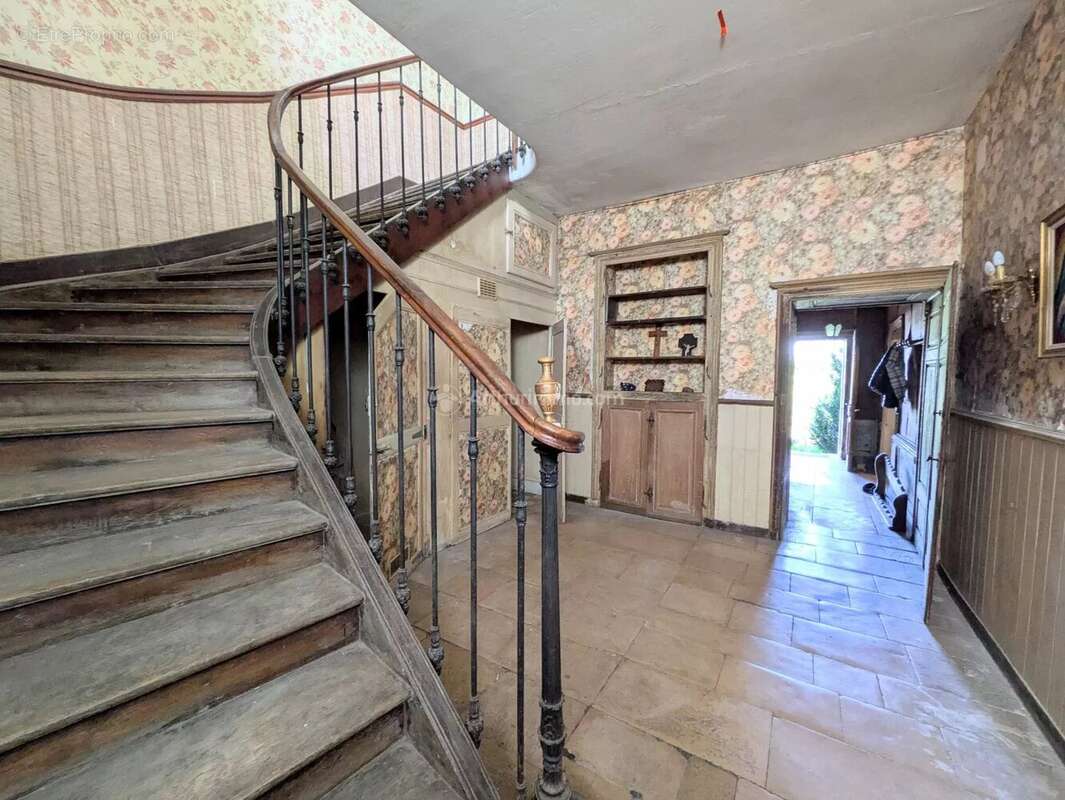 Maison à NEUFCHATEAU