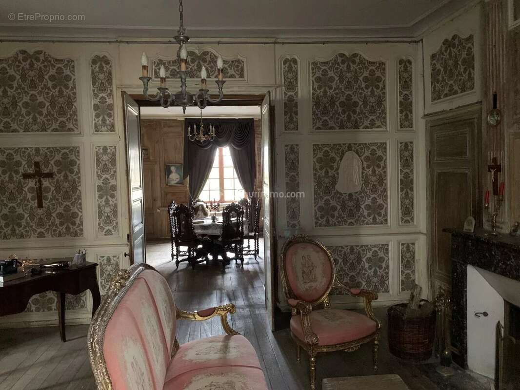 Maison à NEUFCHATEAU