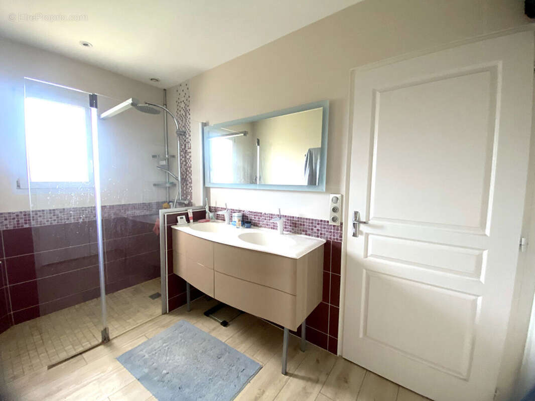 Maison à LES SORINIERES