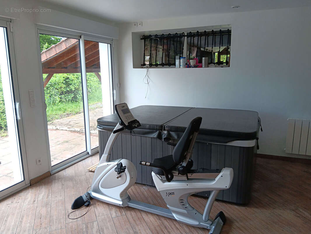 Maison à MONTIGNY-AUX-AMOGNES