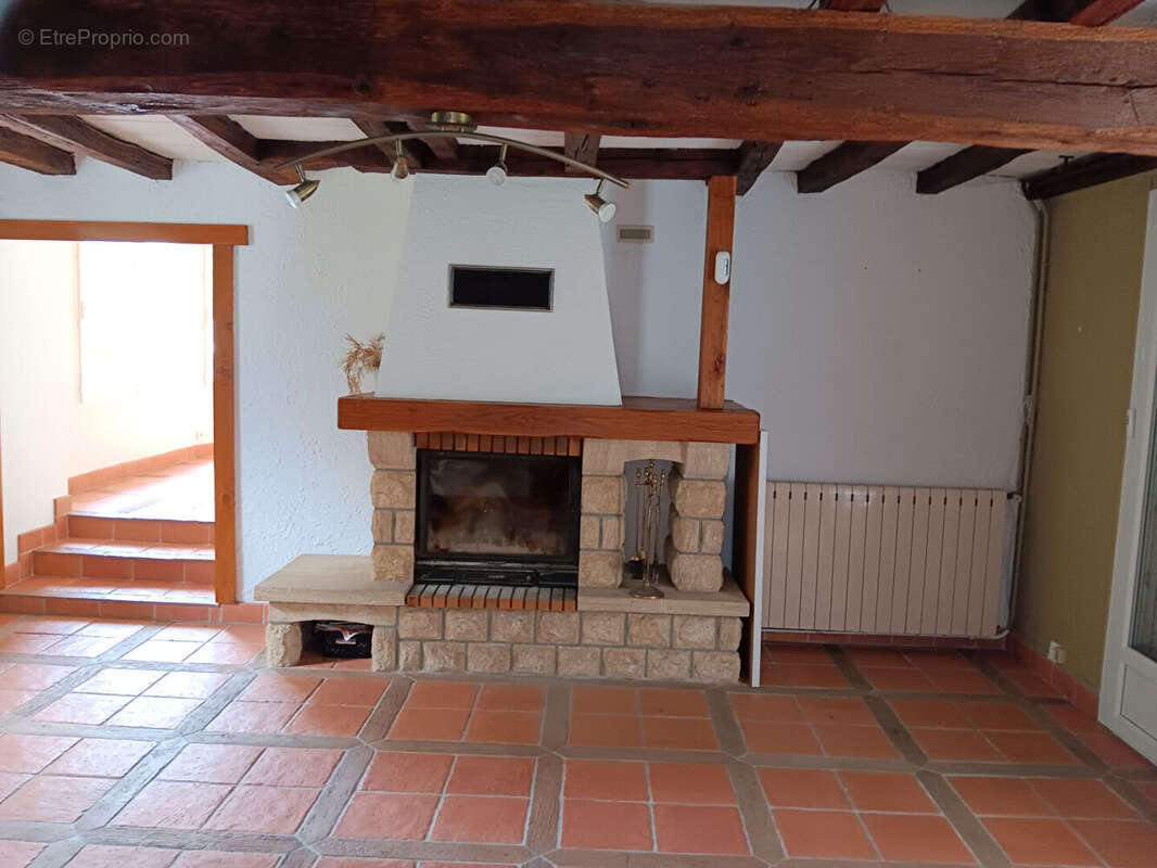 Maison à MONTIGNY-AUX-AMOGNES