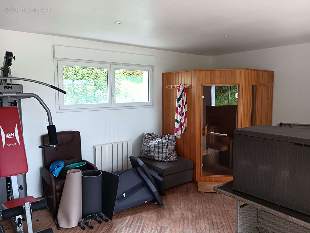 Maison à MONTIGNY-AUX-AMOGNES