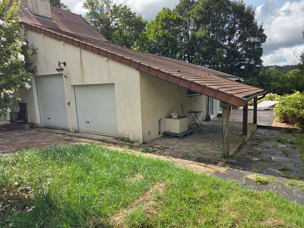 Maison à MONTIGNY-AUX-AMOGNES