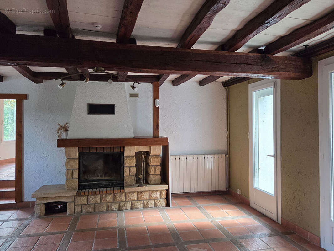 Maison à MONTIGNY-AUX-AMOGNES