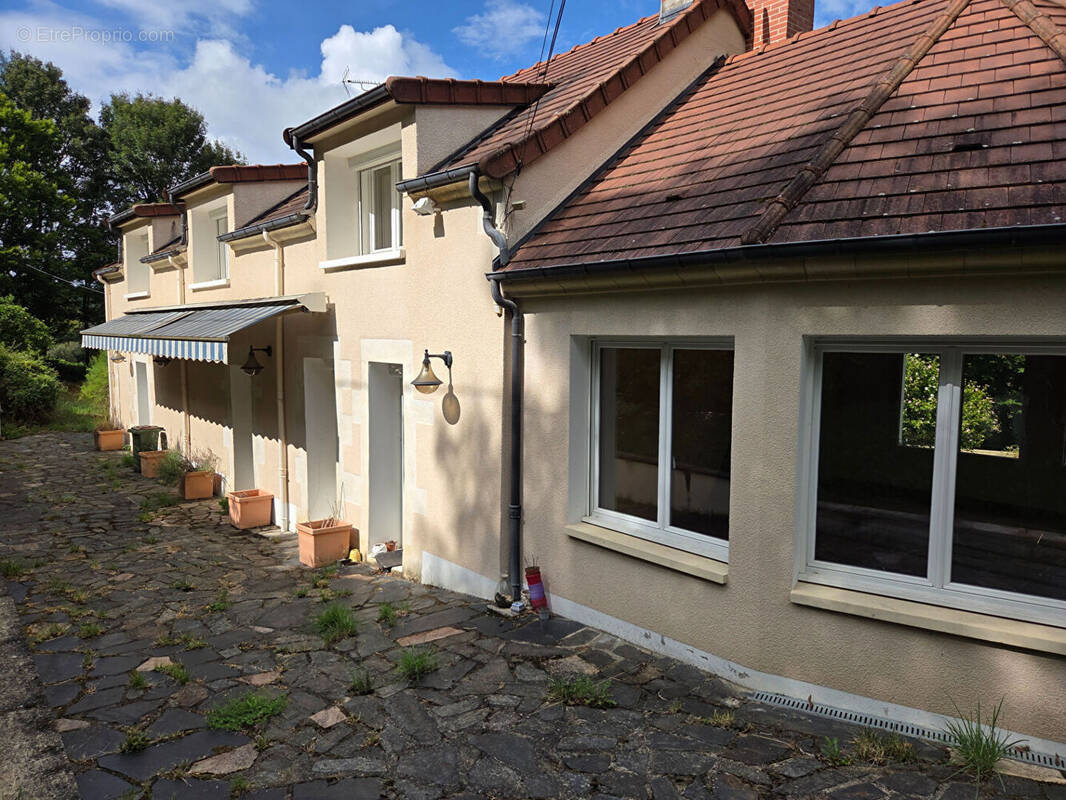 Maison à MONTIGNY-AUX-AMOGNES