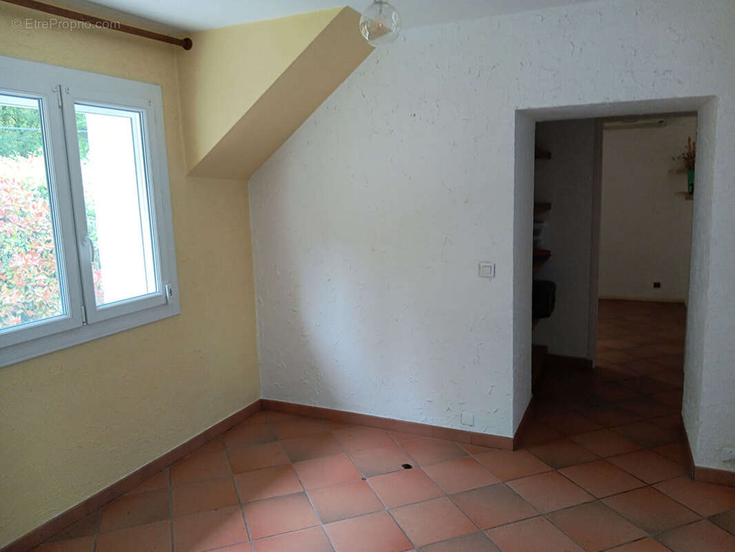 Maison à MONTIGNY-AUX-AMOGNES