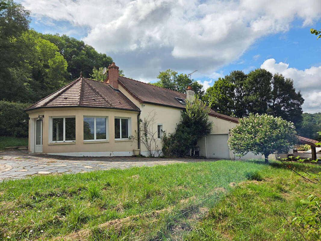 Maison à MONTIGNY-AUX-AMOGNES