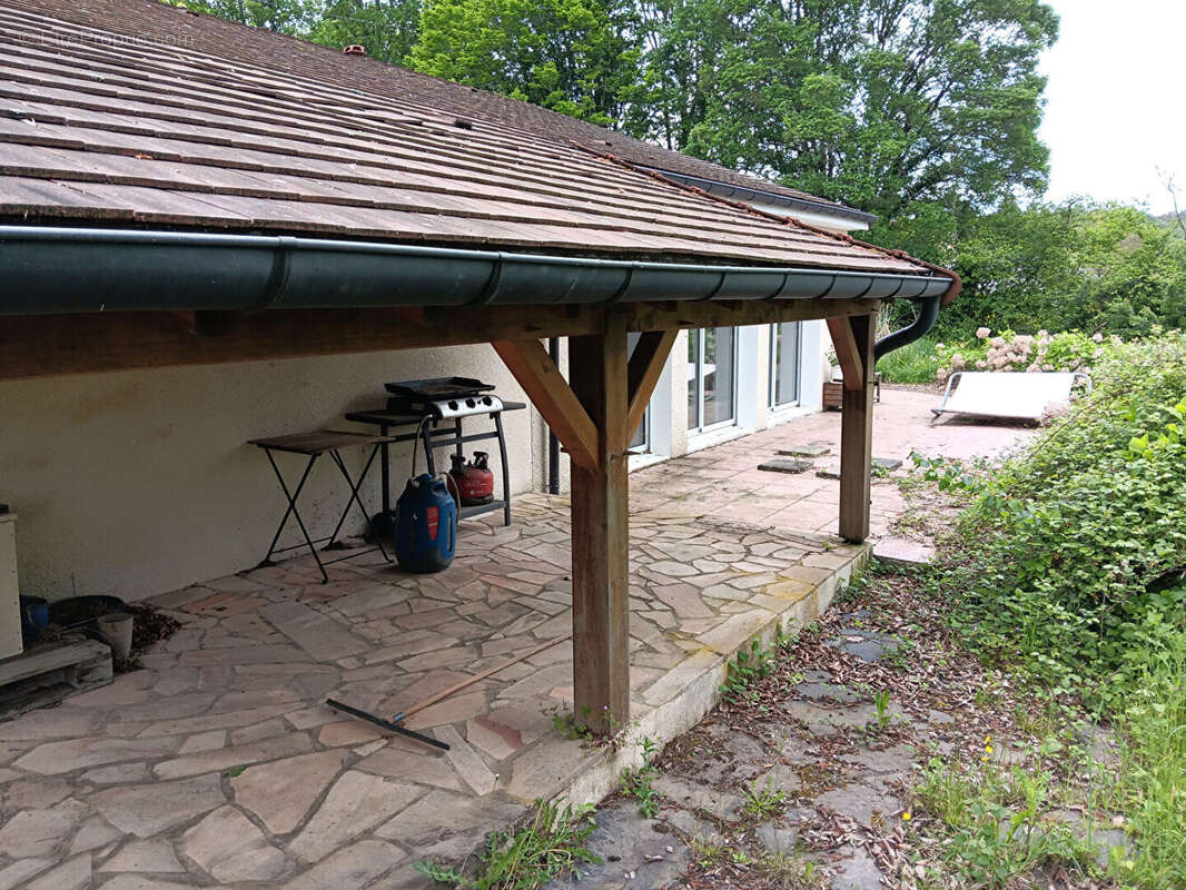 Maison à MONTIGNY-AUX-AMOGNES